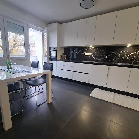 Hall Of Fame -Center Apartment Split Bagian luar foto